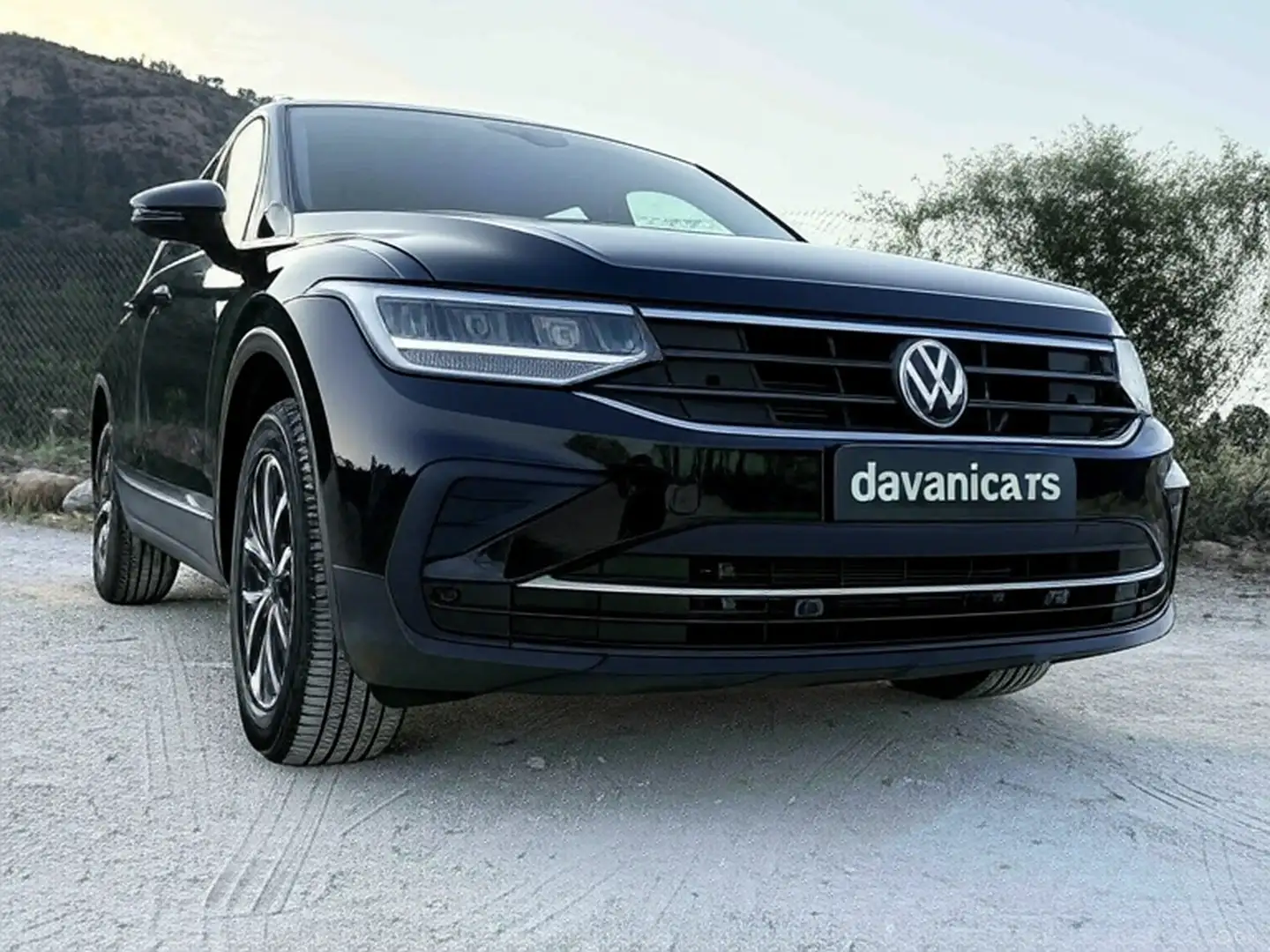 Volkswagen Tiguan Tiguan 2.0TDI Life DSG 110kW Life Negro - 1