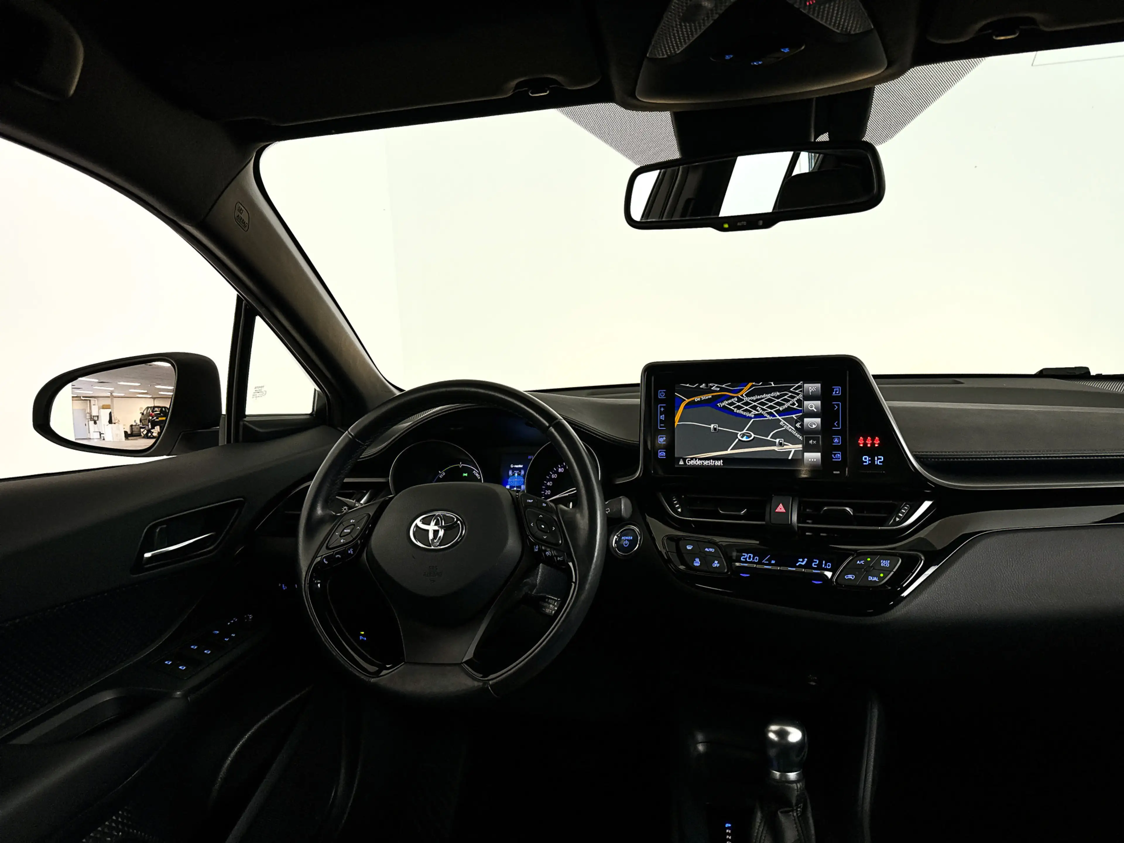 Toyota C-HR 1.8 Hybrid Dynamic | Panoramadak | Parkeercamera | — photo 7