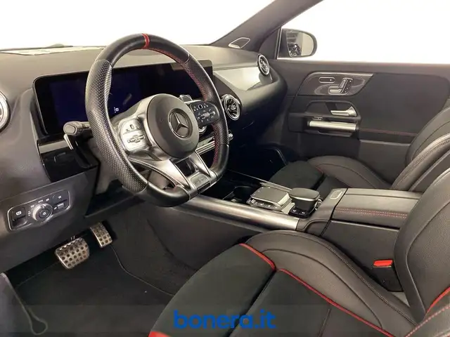 Mercedes-Benz Gla view 10