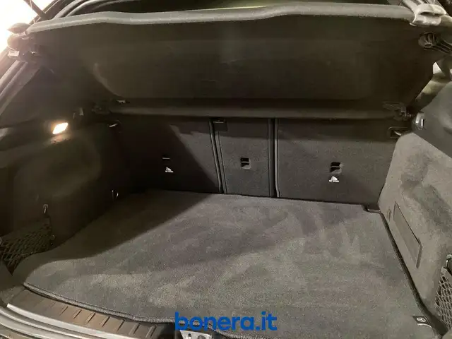 Mercedes-Benz Gla view 9