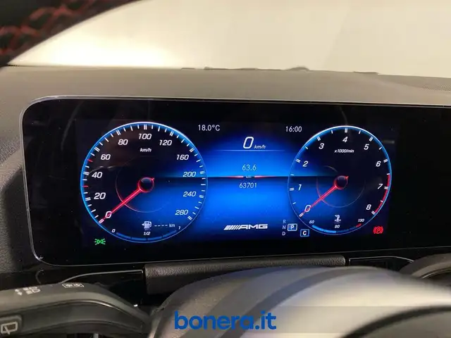 Mercedes-Benz Gla view 14