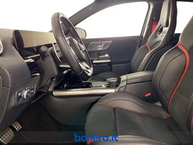Mercedes-Benz Gla view 11