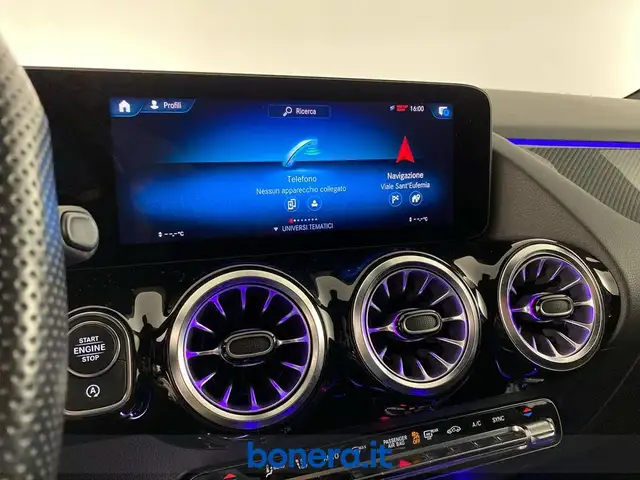 Mercedes-Benz Gla view 15