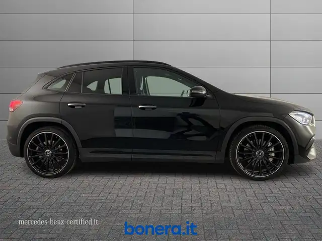 Mercedes-Benz Gla view 6