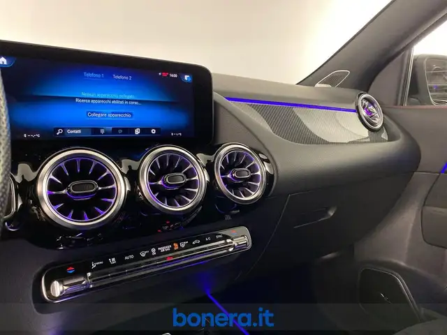 Mercedes-Benz Gla view 13