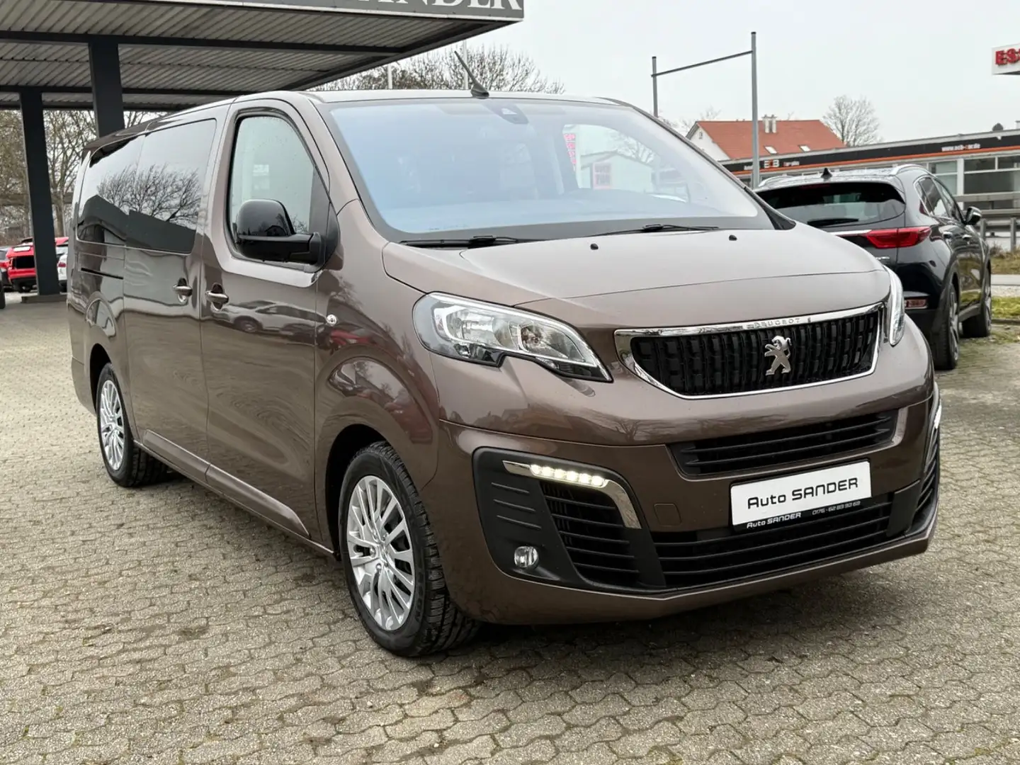 Peugeot Traveller L3 Automatik 9Sitzer AHK Braun - 2