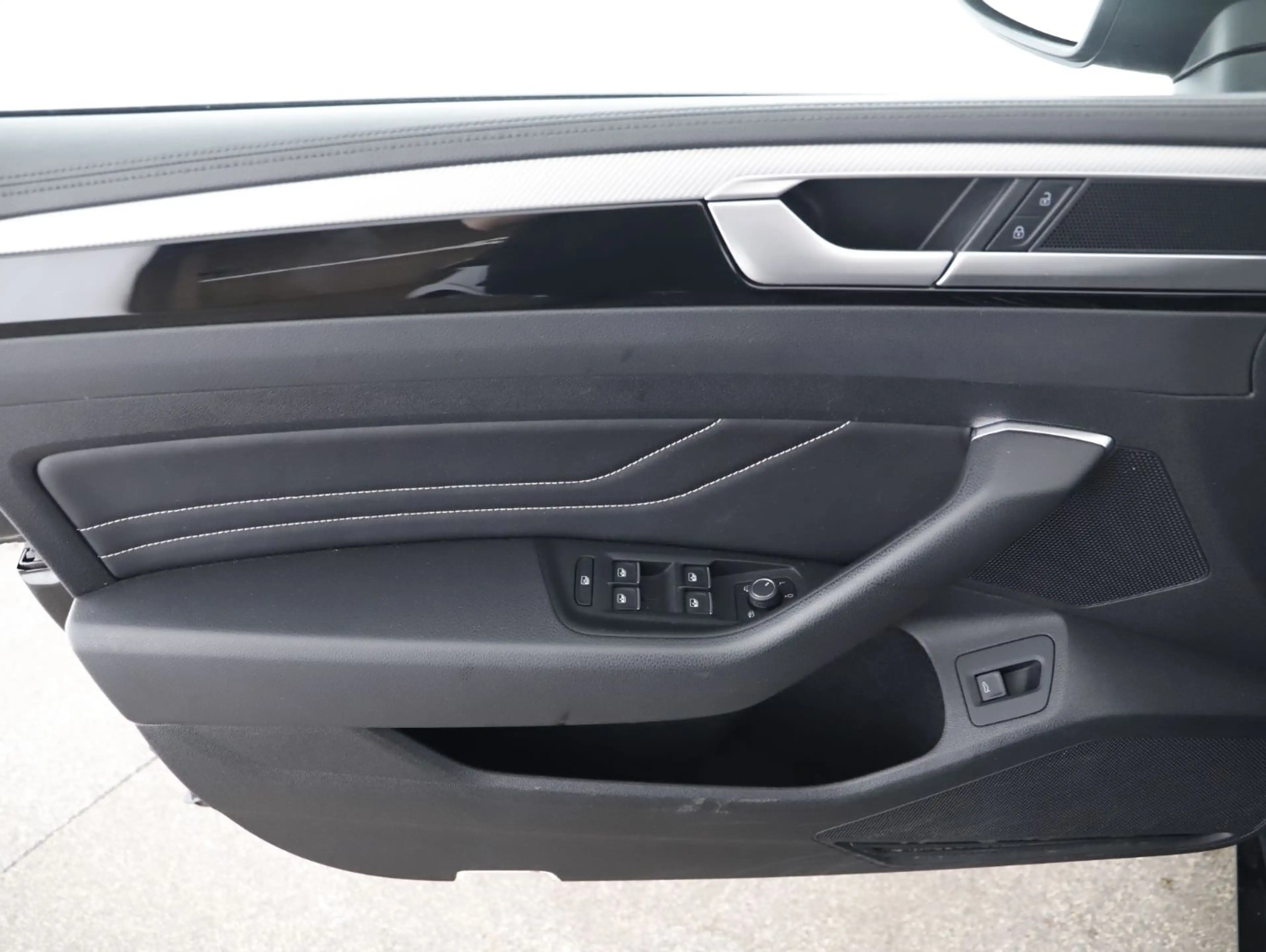 Volkswagen Arteon Shooting Brake 2.0 TDI Elegance — photo 9