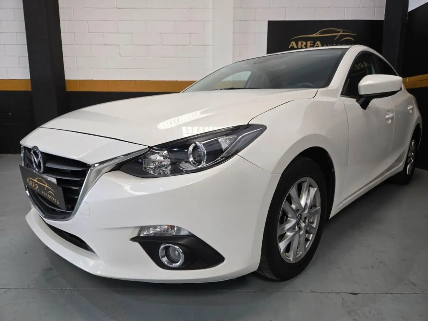 Mazda 3 2.2 Luxury Aut. Weiß - 1