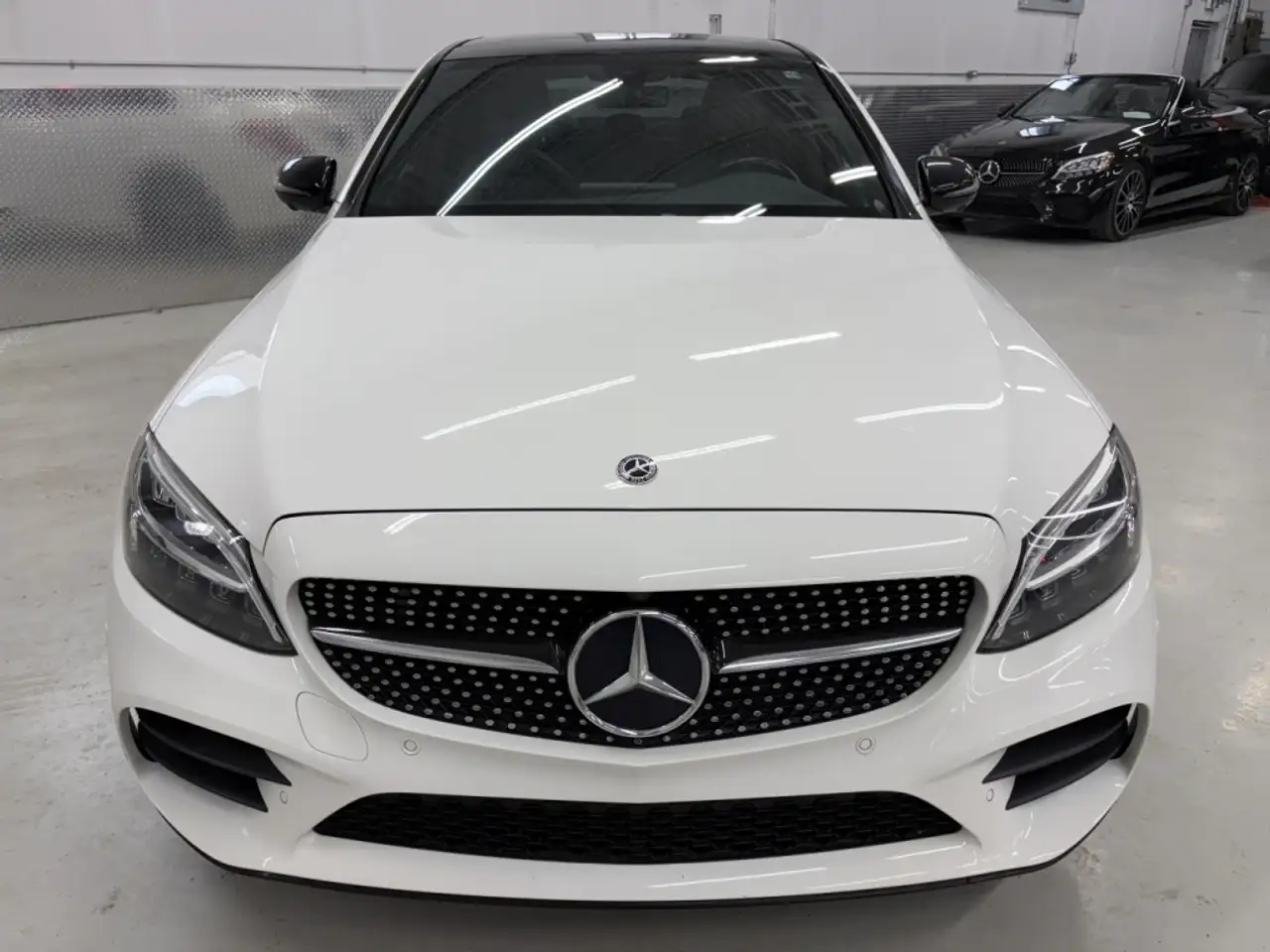 Mercedes-Benz C-Class снимка Mercedes-Benz C-Class