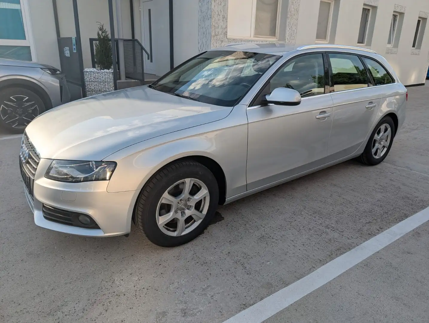 Audi A4 Avant Attraction Navi-MMI Steuerkette neu Silber - 1