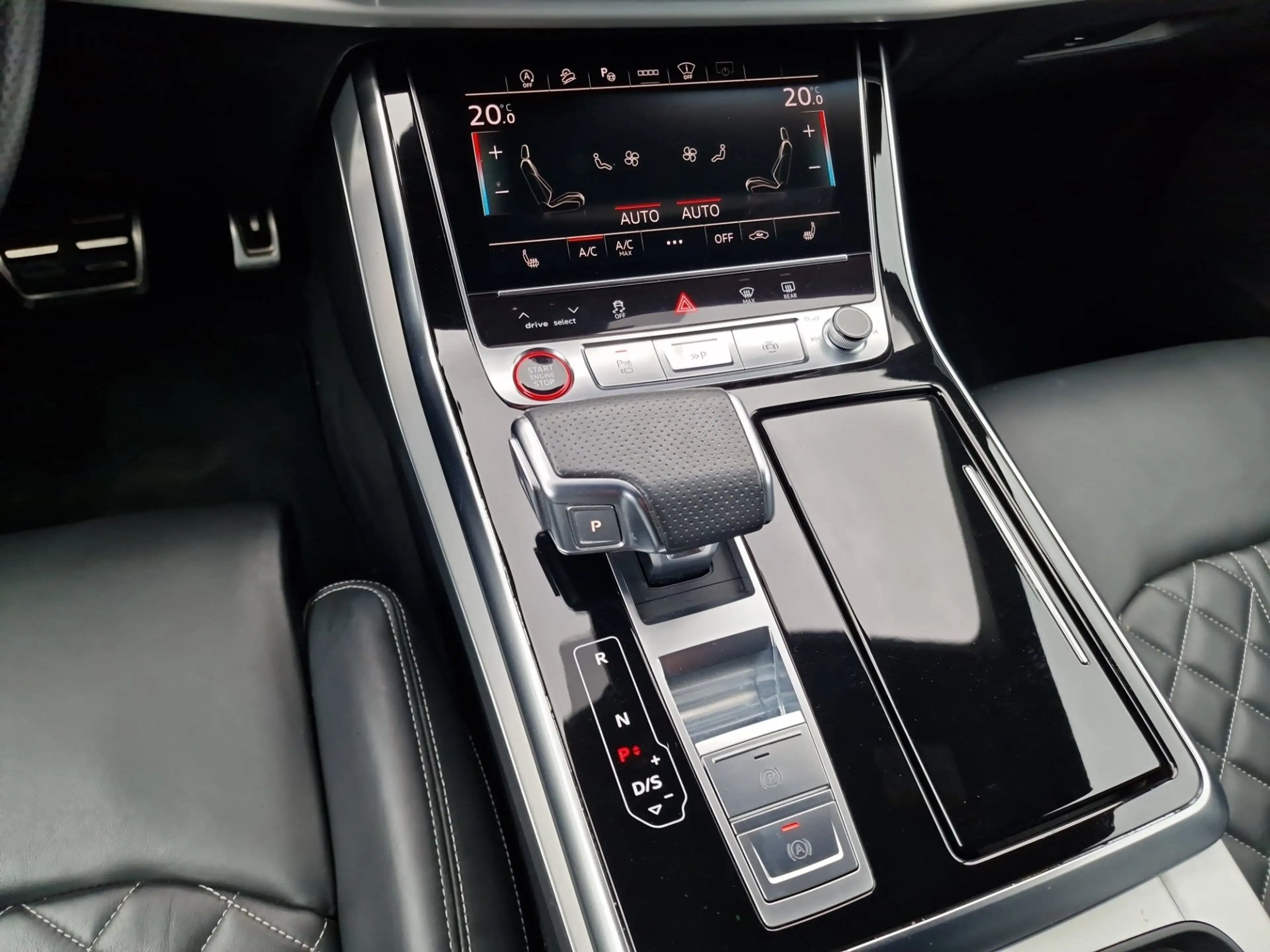 Audi SQ8 TFSI qu S line Luft AHK Pano HuD S-Sitze 22" — photo 12