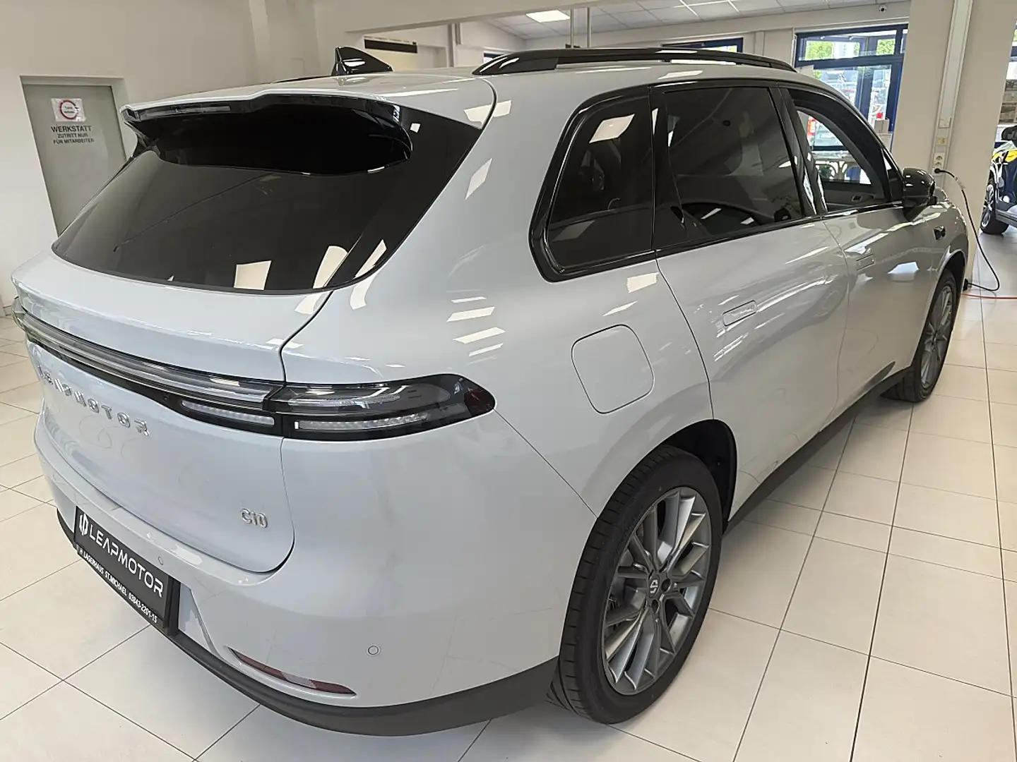 Leapmotor C10 REEV 28,4kWh Design Grau - 2