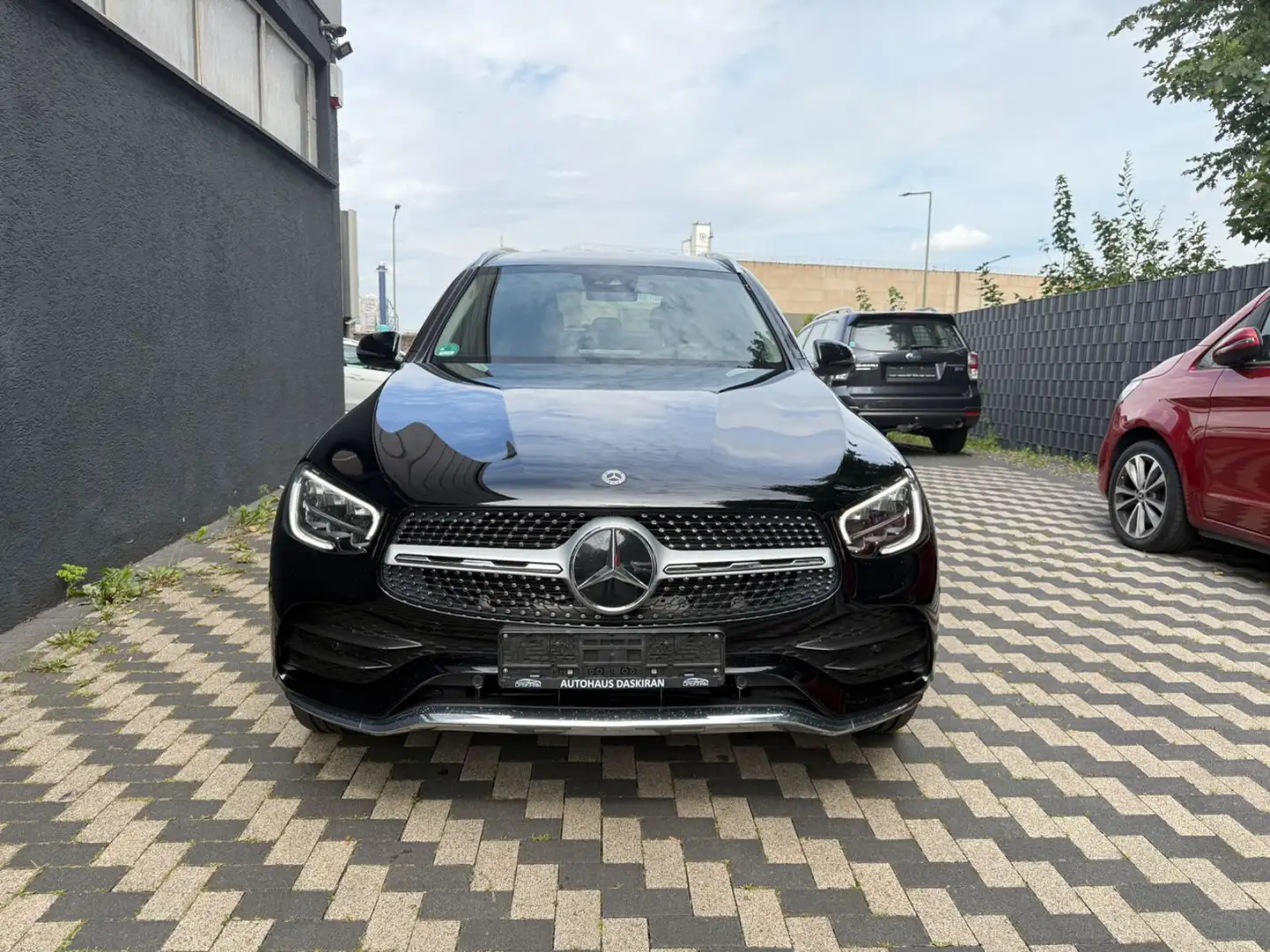 Mercedes-Benz GLC 300 de 4Matic AMG Navi Leder AHK LED off Roa Schwarz - 2
