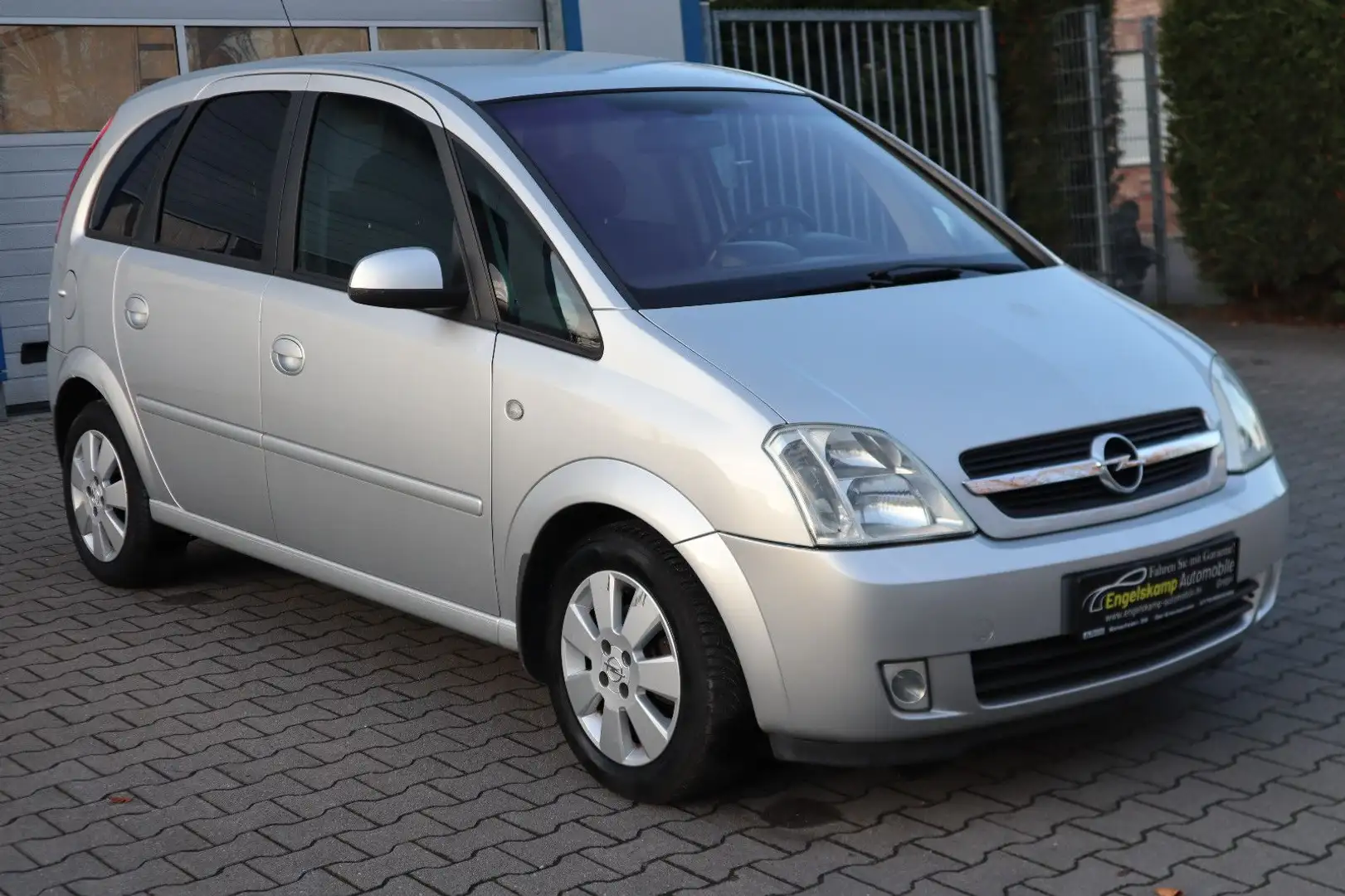 Opel Meriva 1.6/KLIMA/ALLWETTER/ALU/SERVICE NEU Silber - 1