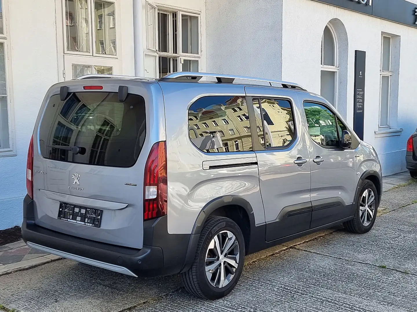Peugeot Rifter 1,5 BlueHDI 130 S&S GT Line Lang EAT8 Aut. Gris - 2