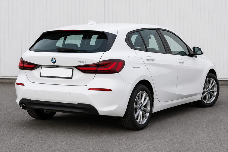 BMW 118 iA F40 ADVANTAGE — photo 2