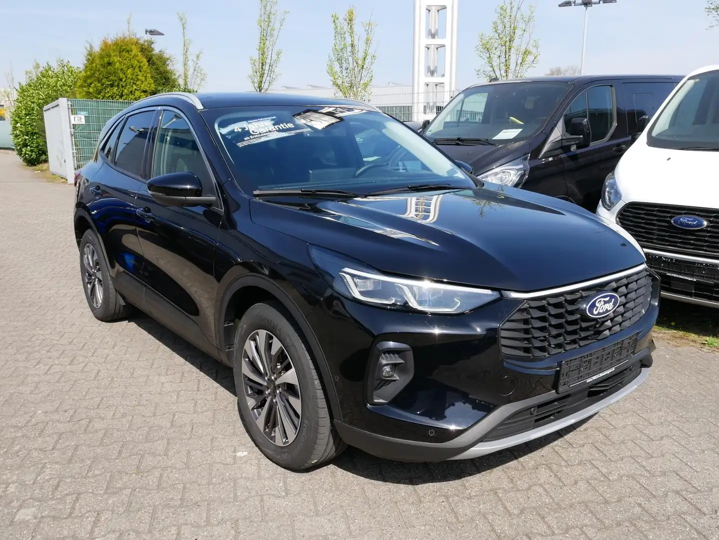 Ford Kuga Hybrid Titanium PANO AHK ACC LED Mod24 Zwart - 2