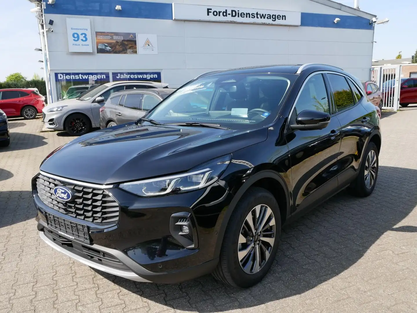 Ford Kuga Hybrid Titanium PANO AHK ACC LED Mod24 Zwart - 1