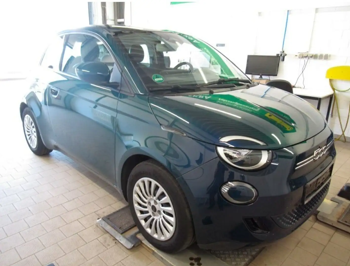 Fiat 500e 320 Km Reichweite  Navi - Klimaautomatik Grün - 1