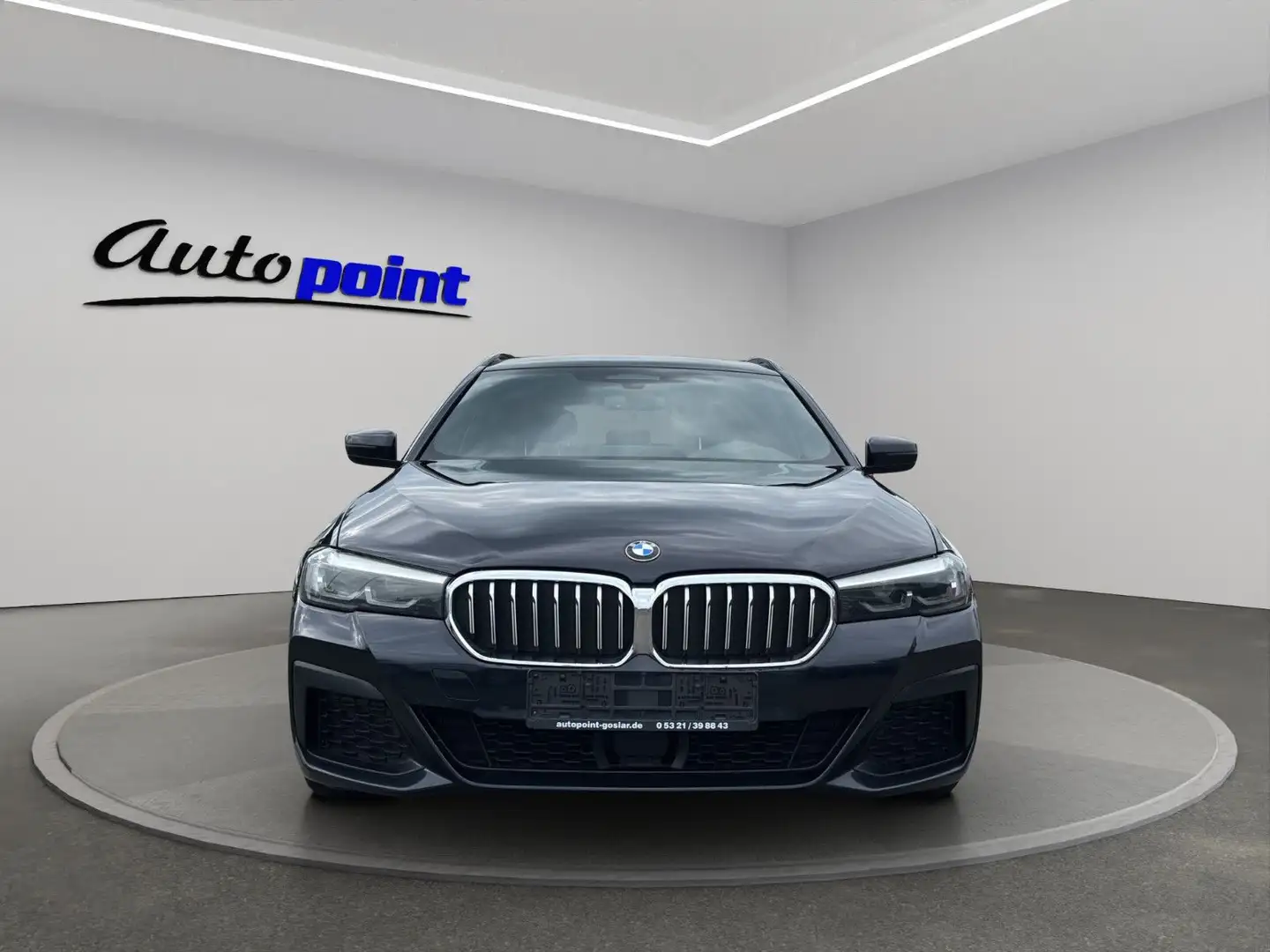 BMW 520 d Touring M Sport 1.Hand VIRTUAL Schwarz - 2