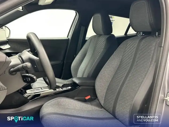 Peugeot 2008 Allure Hybrid eDCS6 2026, foto 9