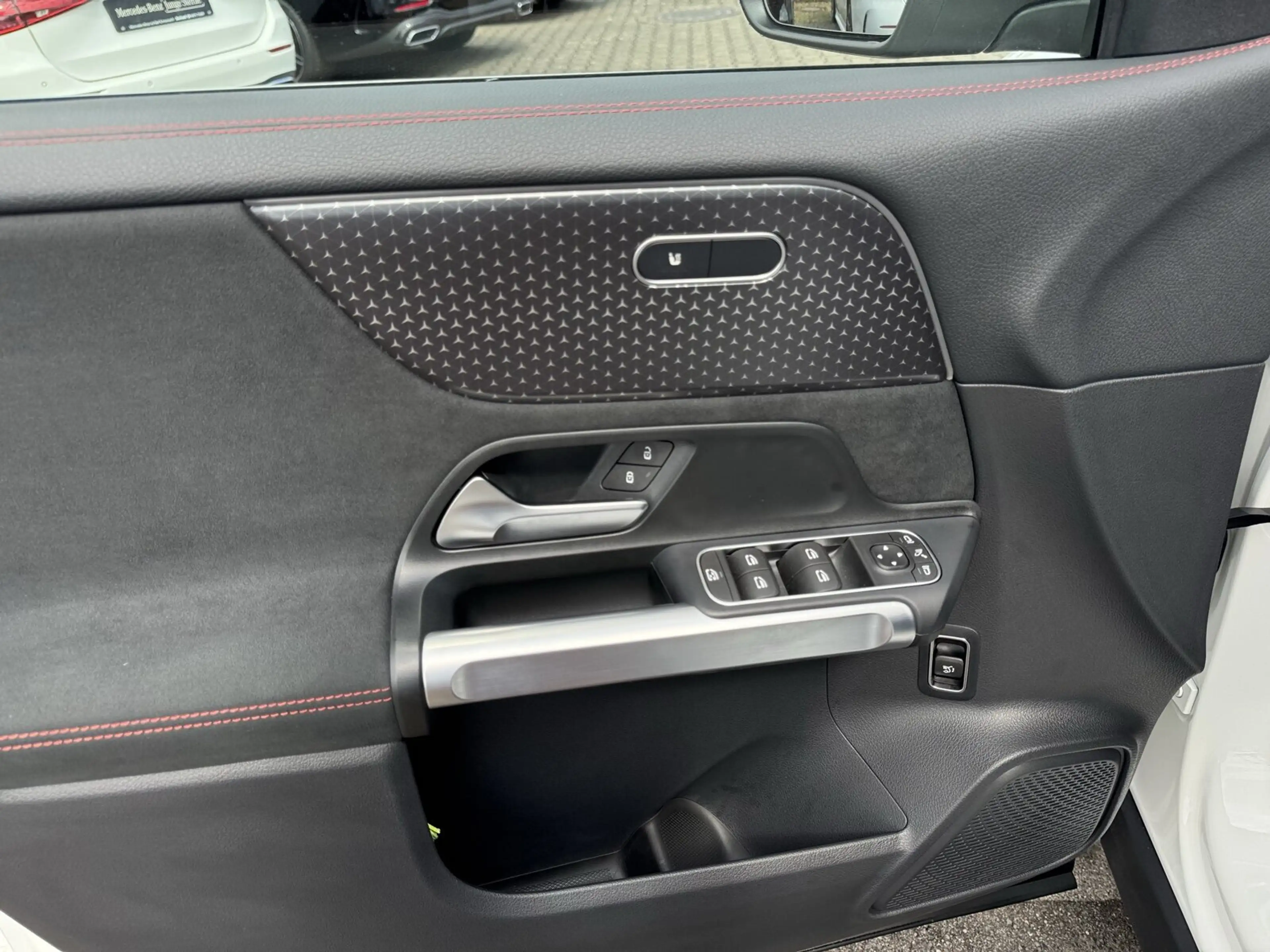 Mercedes-Benz EQB 250 EQB 250+ AMG +AHK+DISTRONIC+KAM+LED+EASY-P.+SHZ — photo 9