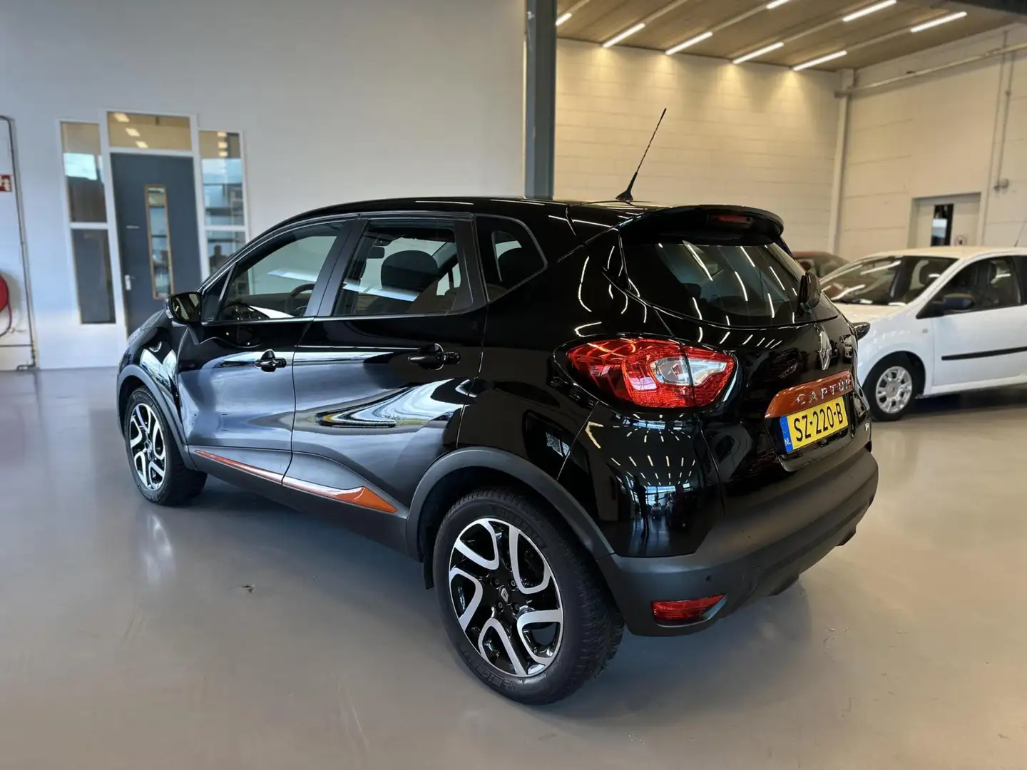 Renault Captur 0.9 TCe Dynamique Zwart - 2