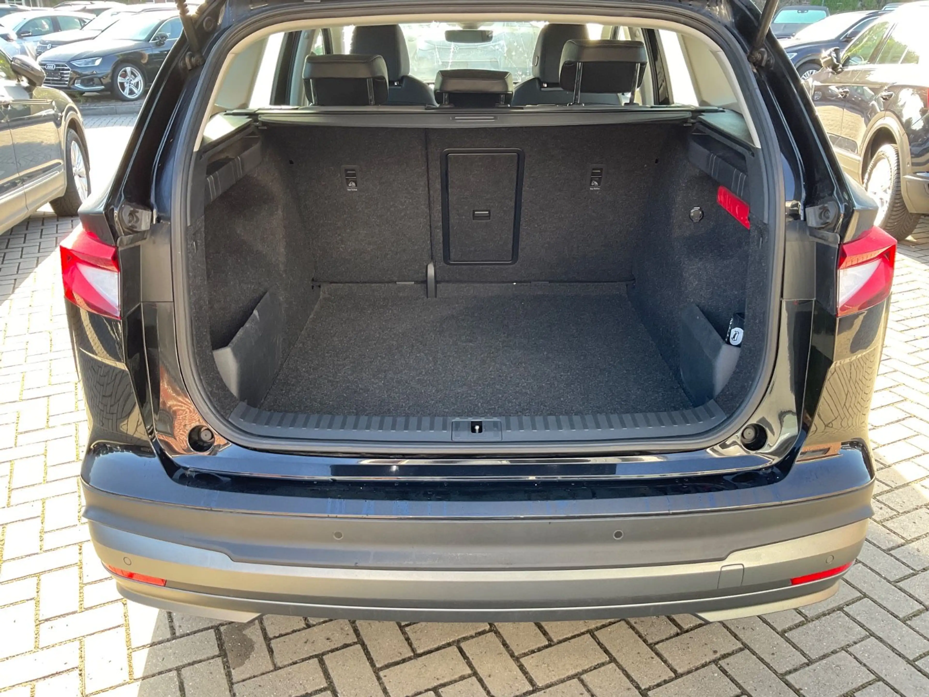 Skoda Enyaq 62 KWS,Kamera,Navi,LED — photo 7