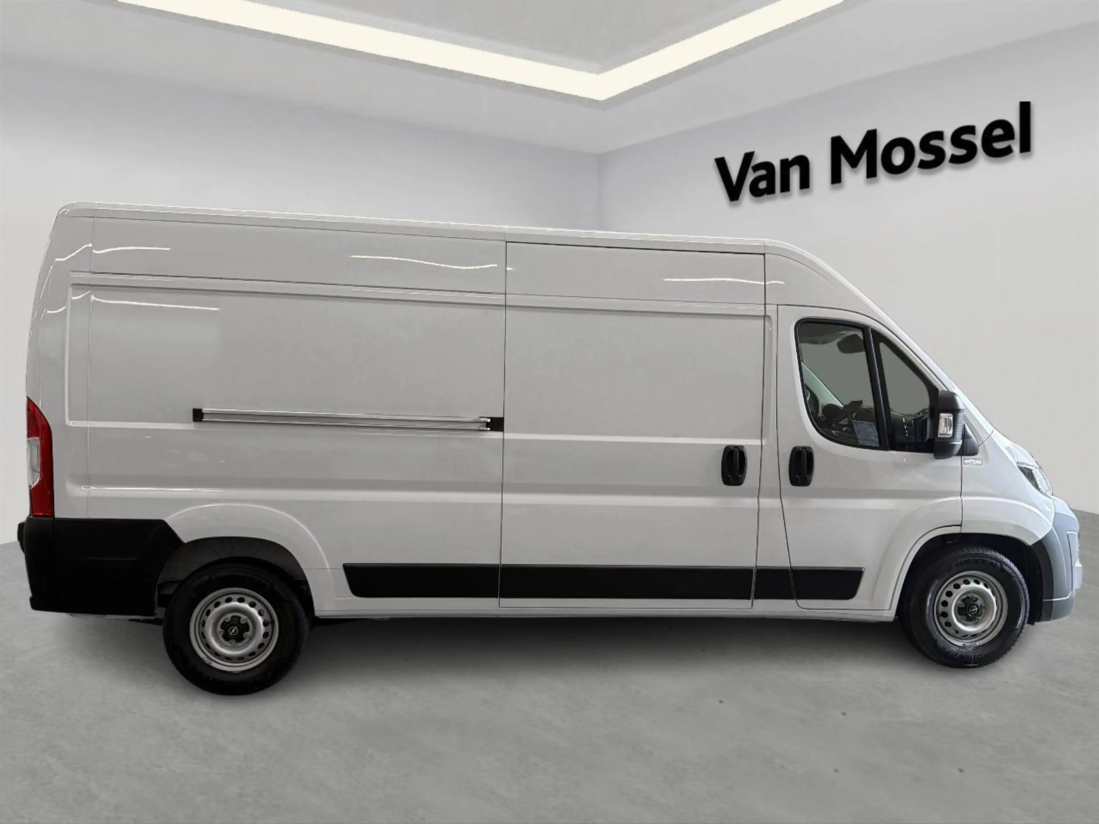 Opel Movano 3500 2.2 Turbo D S/S 180 AT8 L3H2 Heavy — photo 5