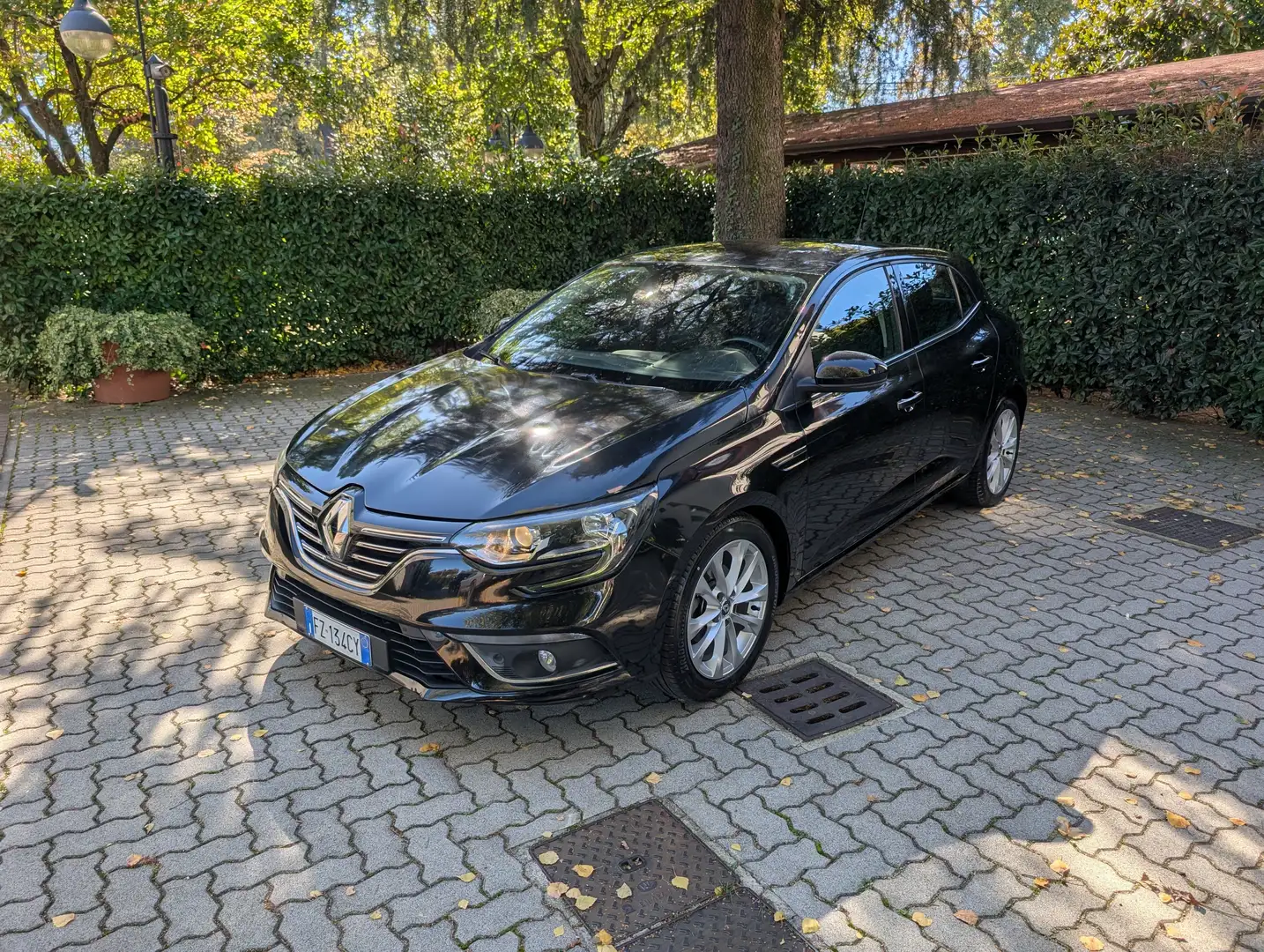 Renault Megane 1.5 blue dci Duel2 115cv Noir - 1