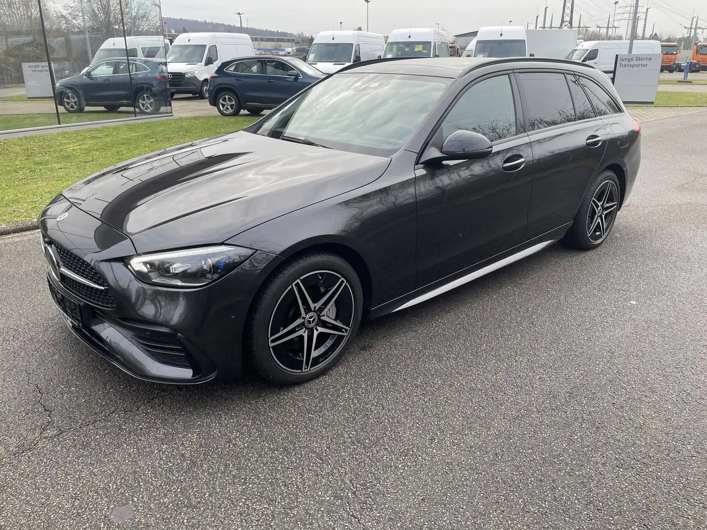 Mercedes-Benz C 300 e T AMG NIGHT*LED*Kamera*AHK*Pano*HUD*Dist Schwarz - 1