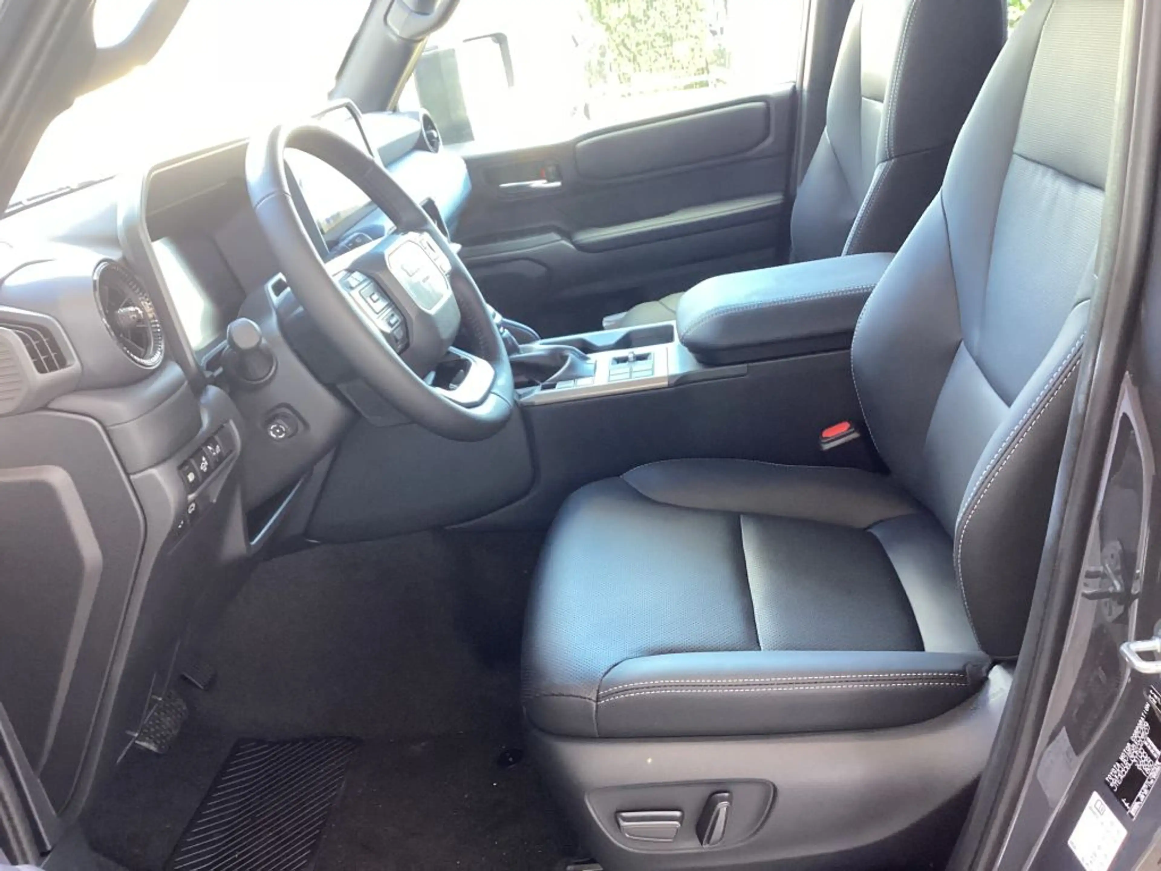 Toyota Land Cruiser 2.8 D-4D Mild-Hybrid Automatik Executive (250/J25) — photo 7