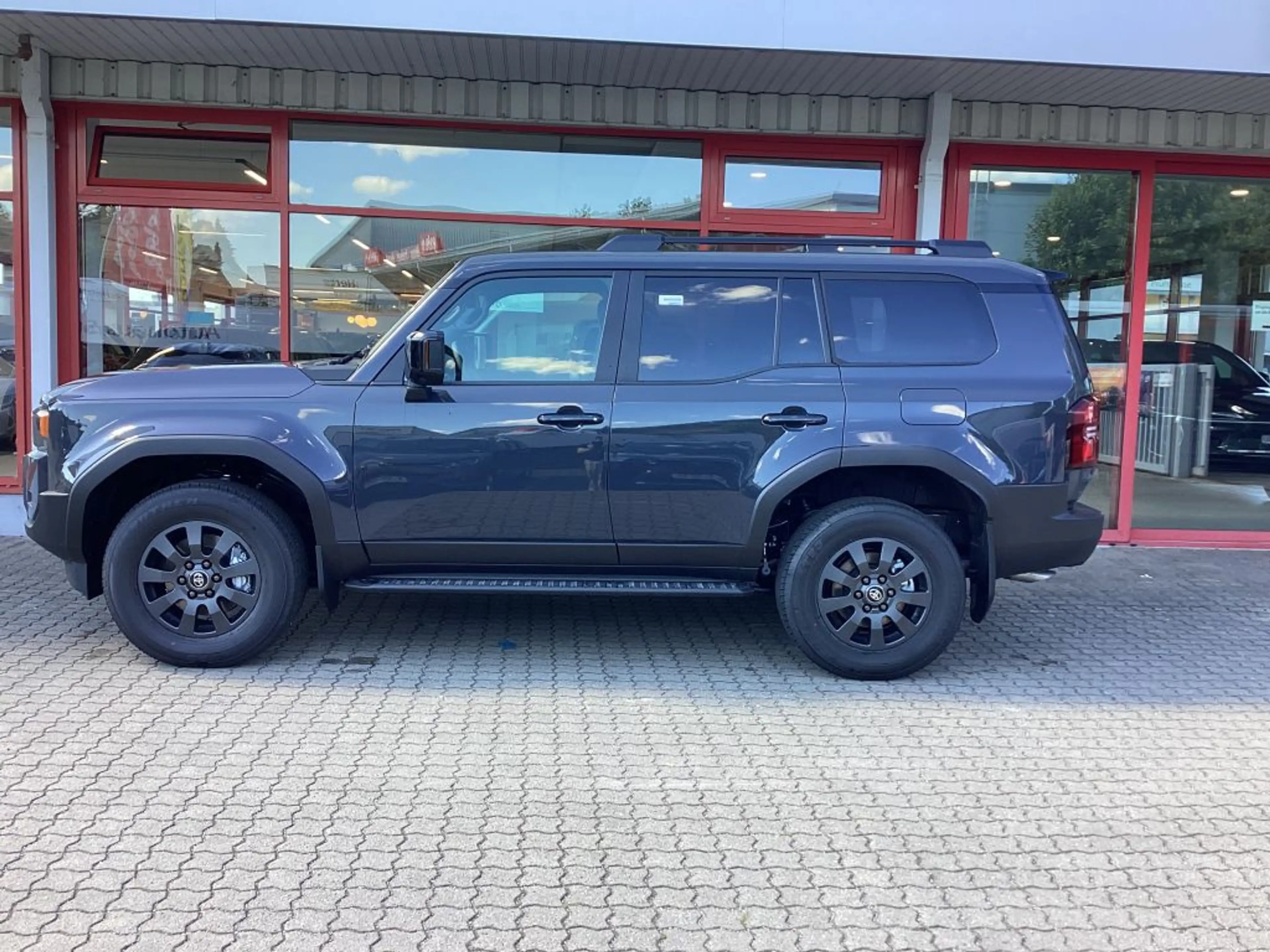 Toyota Land Cruiser 2.8 D-4D Mild-Hybrid Automatik Executive (250/J25) — photo 2