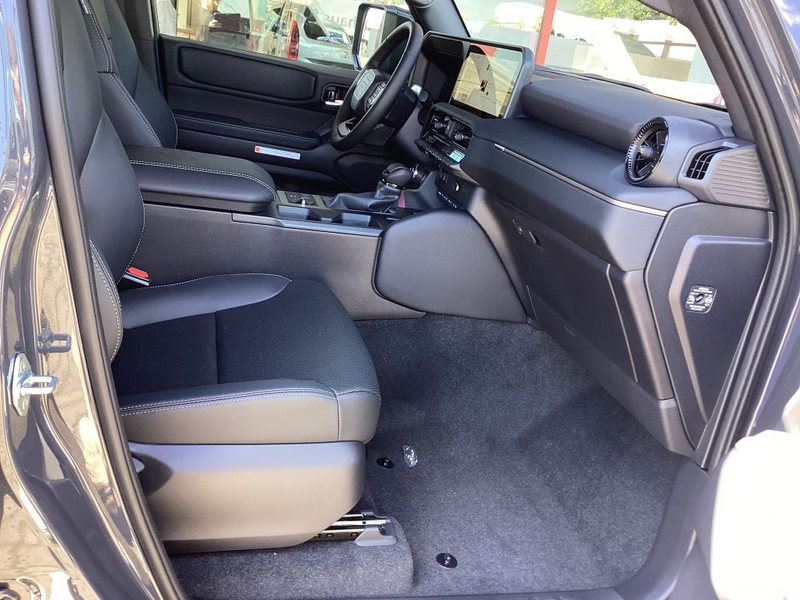 Toyota Land Cruiser 2.8 D-4D Mild-Hybrid Automatik Executive (250/J25) — photo 11