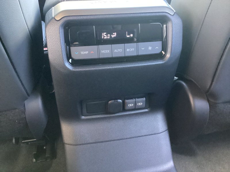 Toyota Land Cruiser 2.8 D-4D Mild-Hybrid Automatik Executive (250/J25) — photo 12