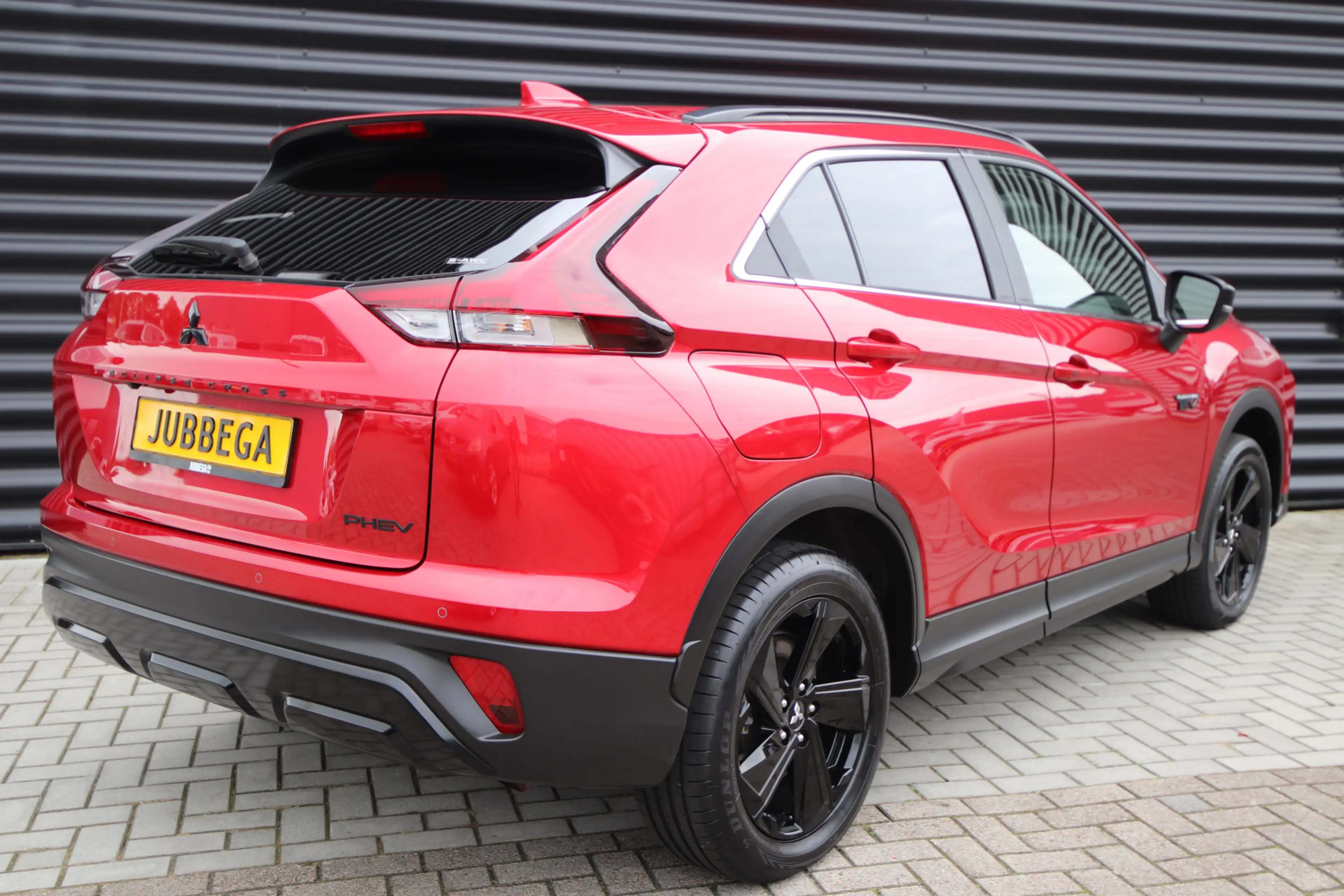 Mitsubishi Eclipse Cross 2.4 PHEV Black Edition Red Diamond — photo 2