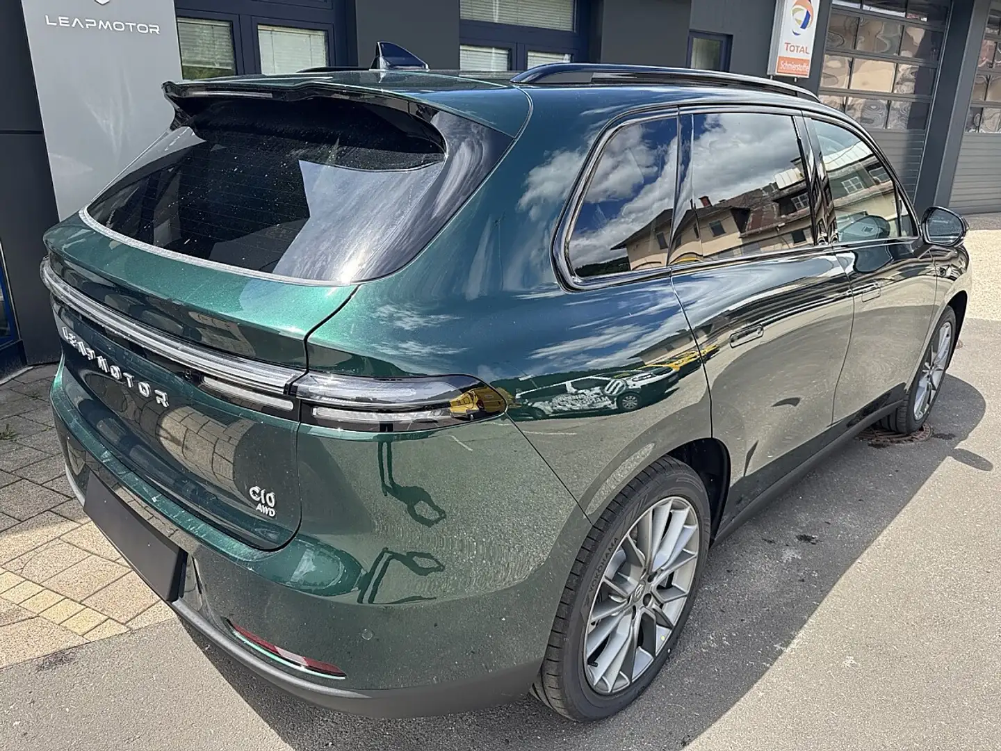 Leapmotor C10 Elektro 81,9kWh Design ProMax Grün - 1