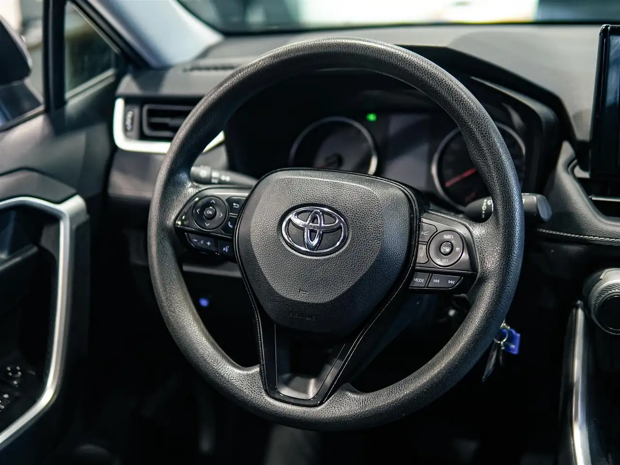 Toyota RAV 4 снимка Toyota RAV 4