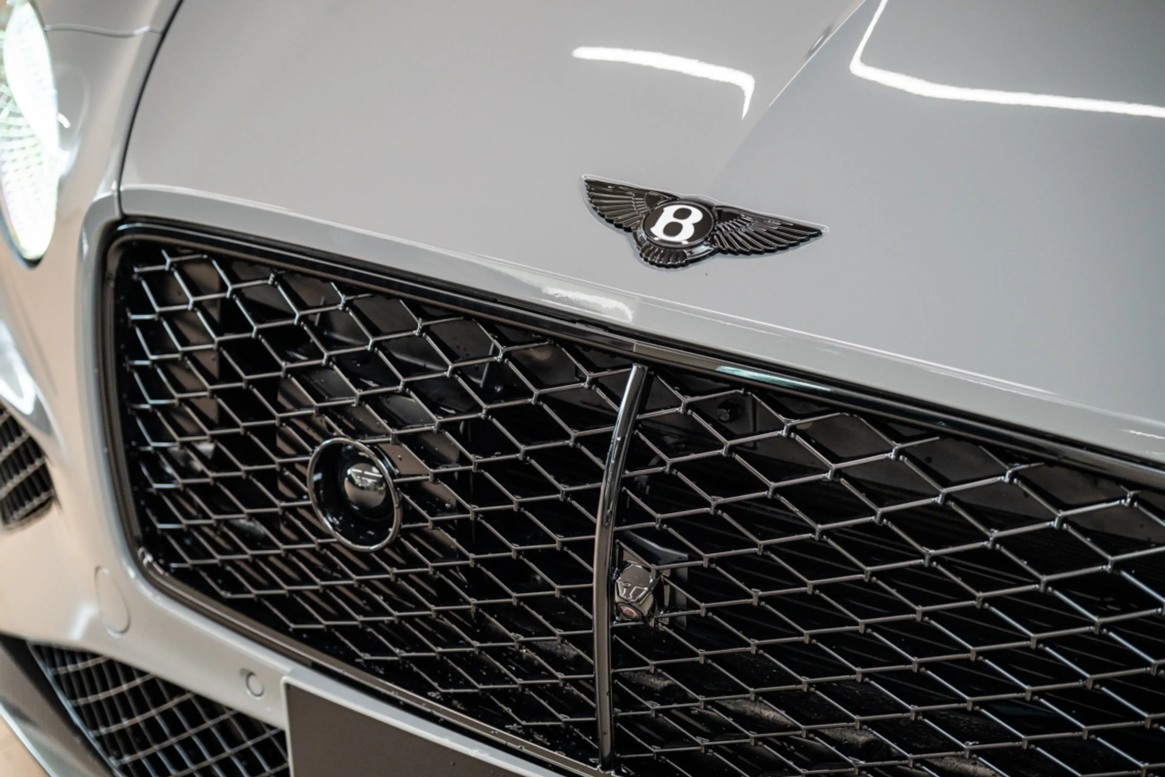 Bentley Continental GT 2026 Continental GT V8 Hybrid — photo 13
