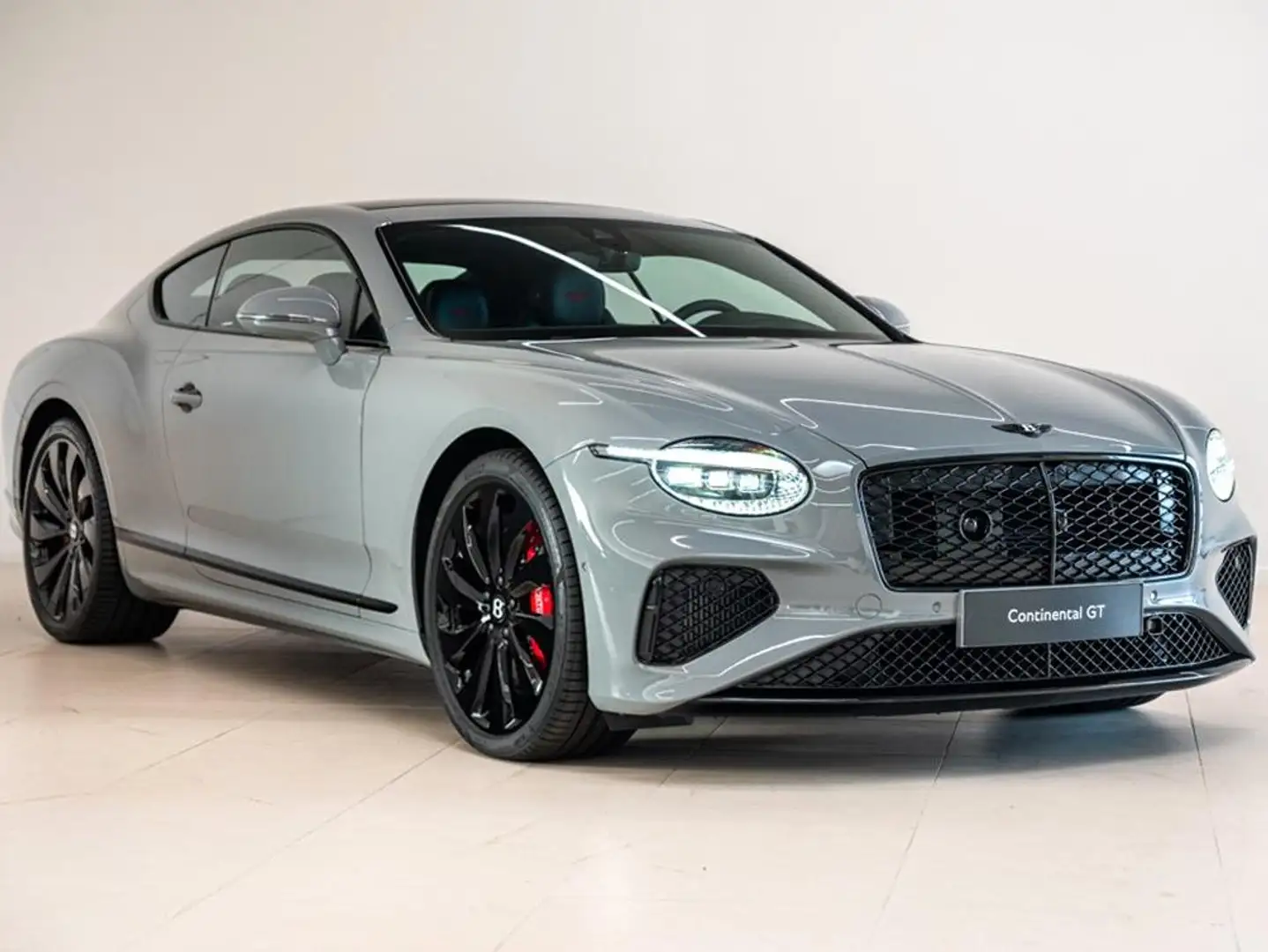 Bentley Continental GT 2026 Continental GT V8 Hybrid Grijs - 1