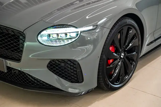 Bentley Continental GT view 11