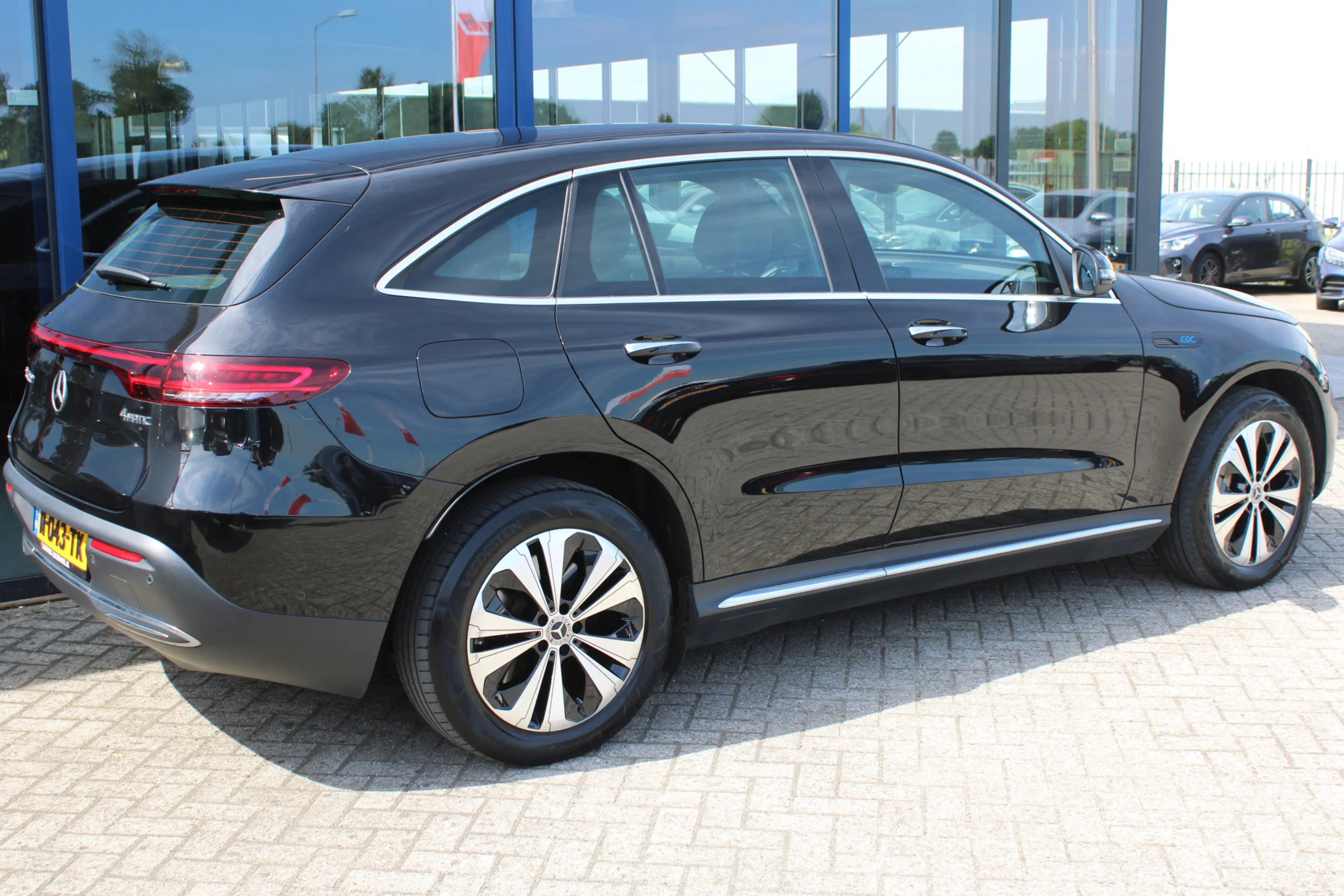 Mercedes-Benz EQC 400 4MATIC Business Solution 80 kWh MARGE LEDER DI — photo 6