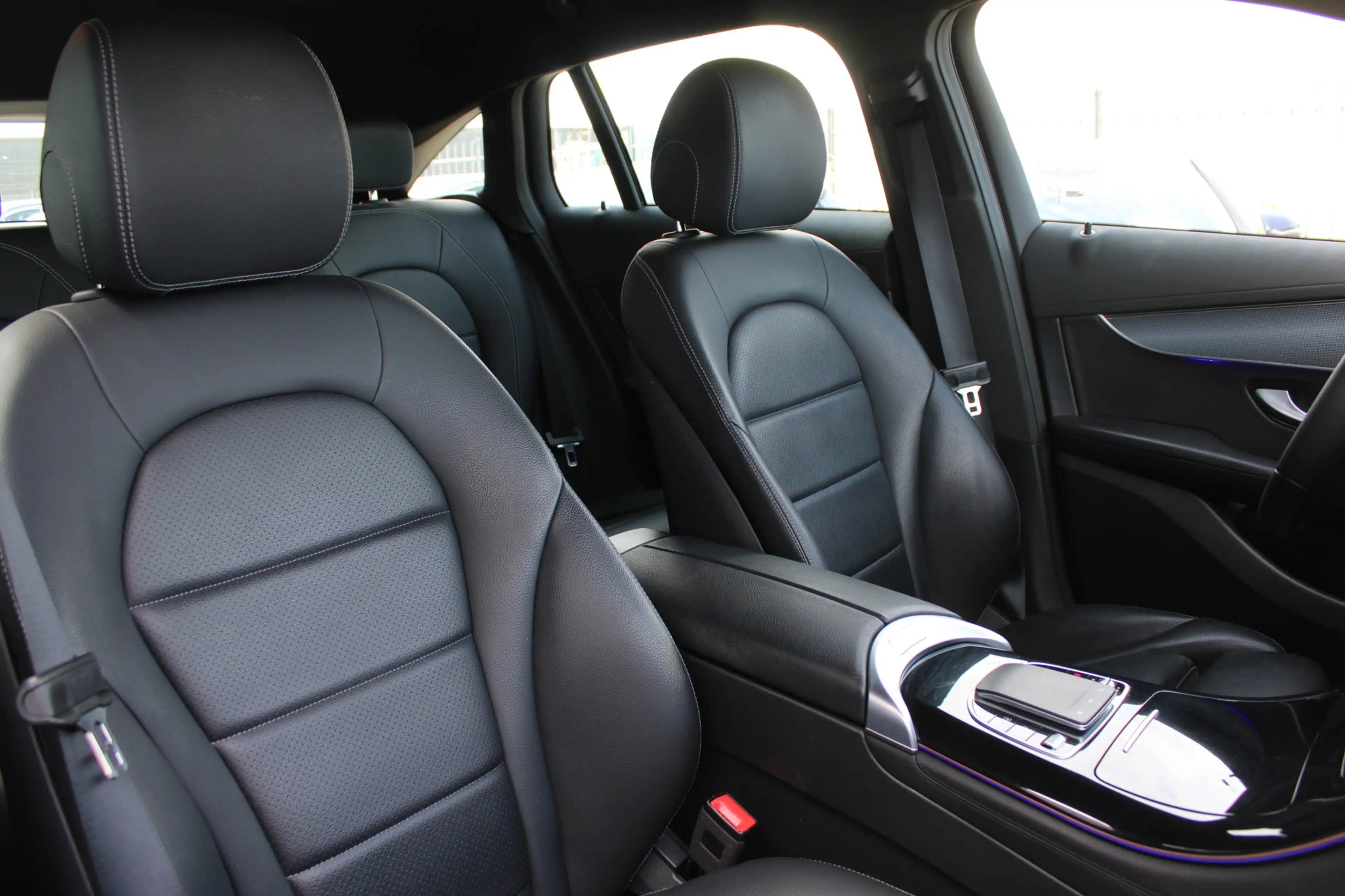 Mercedes-Benz EQC 400 4MATIC Business Solution 80 kWh MARGE LEDER DI — photo 17