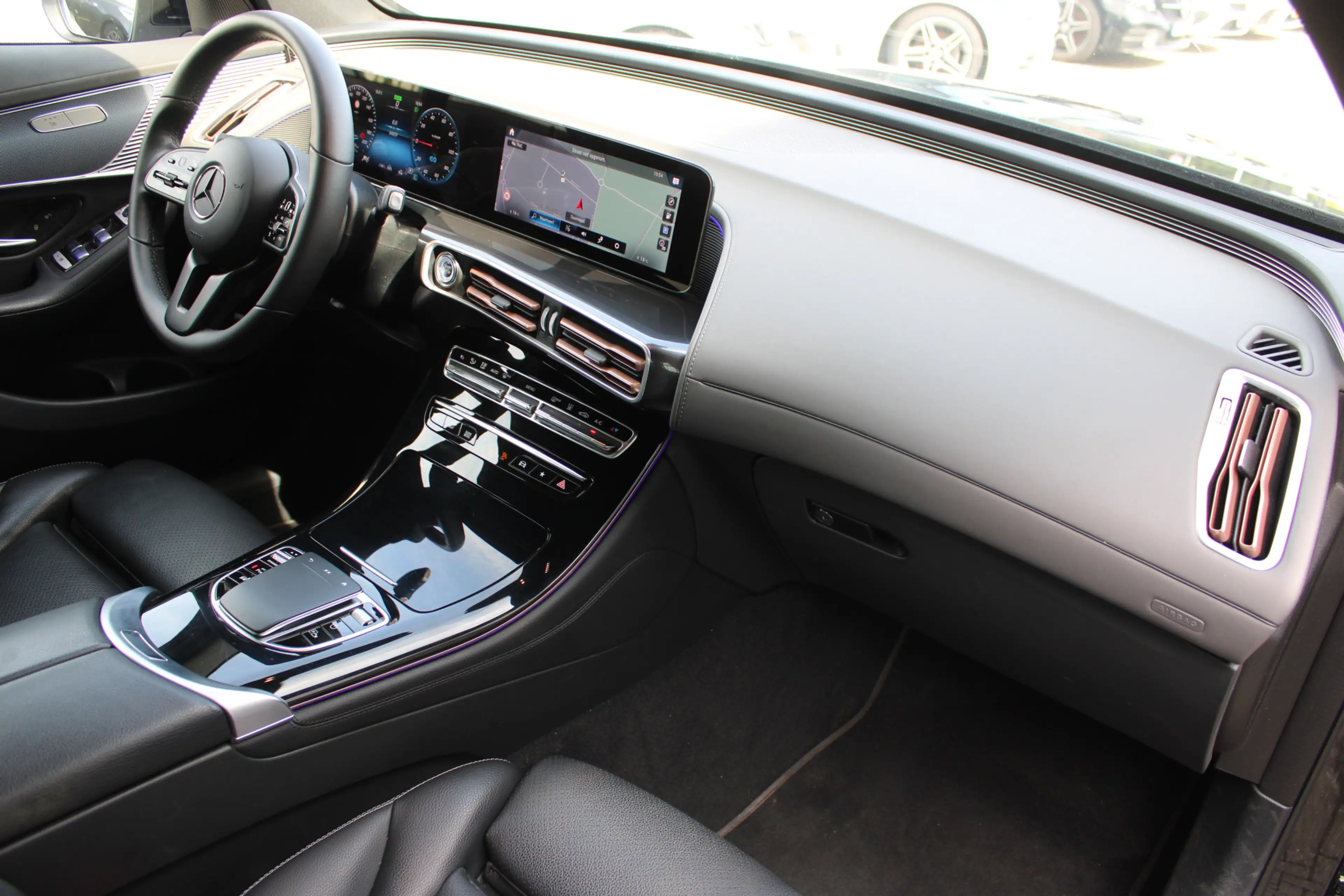Mercedes-Benz EQC 400 4MATIC Business Solution 80 kWh MARGE LEDER DI — photo 16