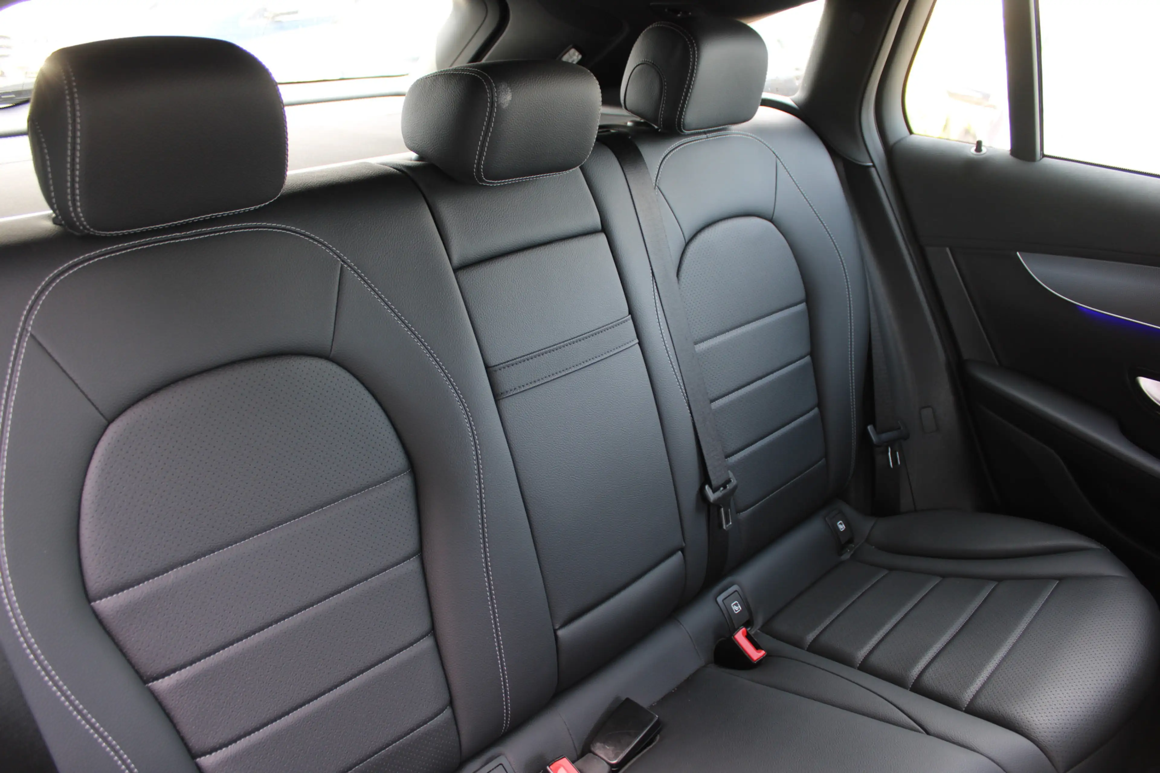 Mercedes-Benz EQC 400 4MATIC Business Solution 80 kWh MARGE LEDER DI — photo 20