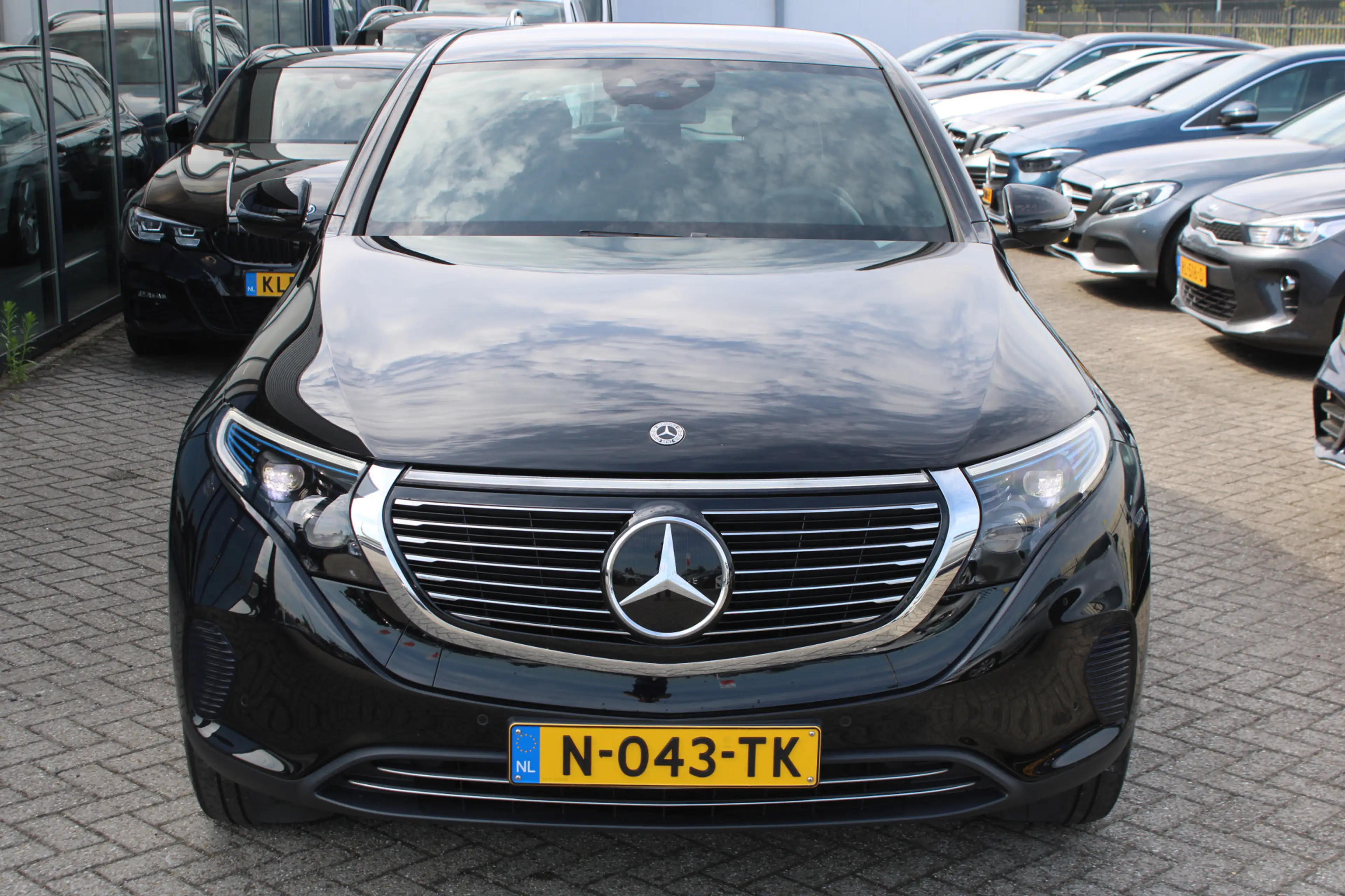 Mercedes-Benz EQC 400 4MATIC Business Solution 80 kWh MARGE LEDER DI — photo 9