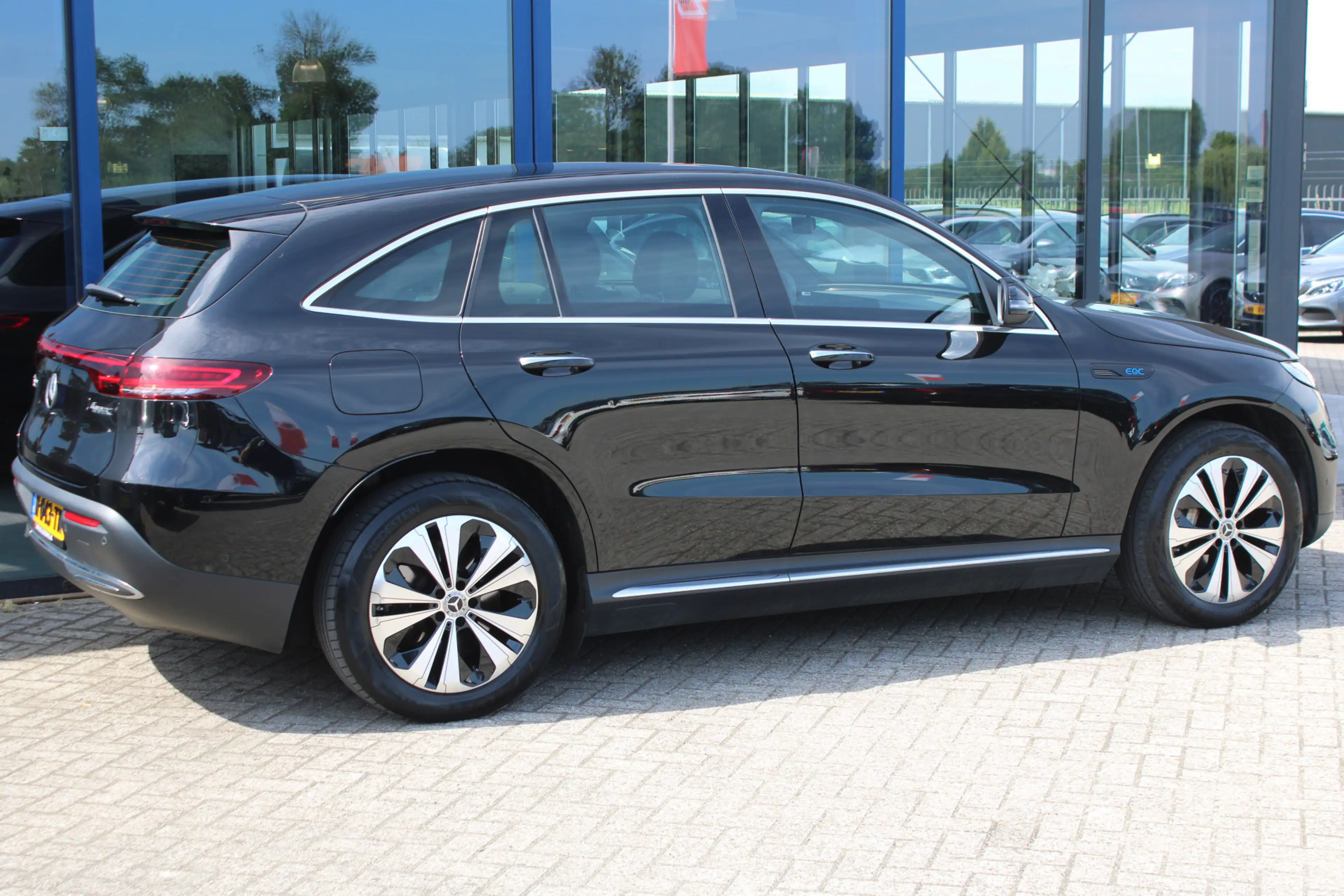 Mercedes-Benz EQC 400 4MATIC Business Solution 80 kWh MARGE LEDER DI — photo 4