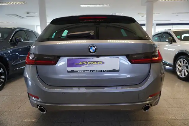 BMW 3 Series view 6