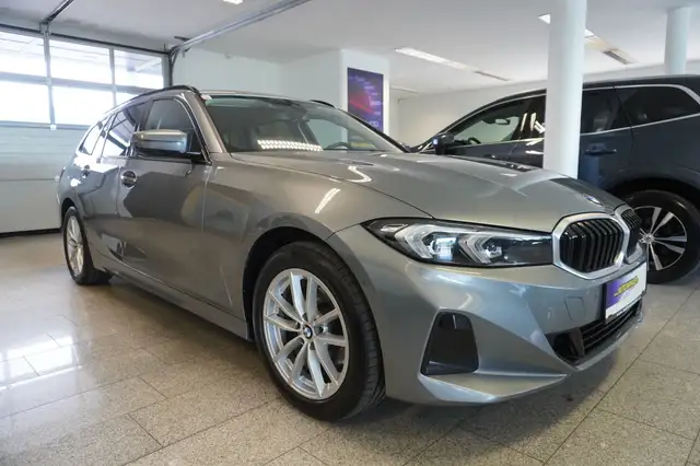 BMW 3 Series view 3