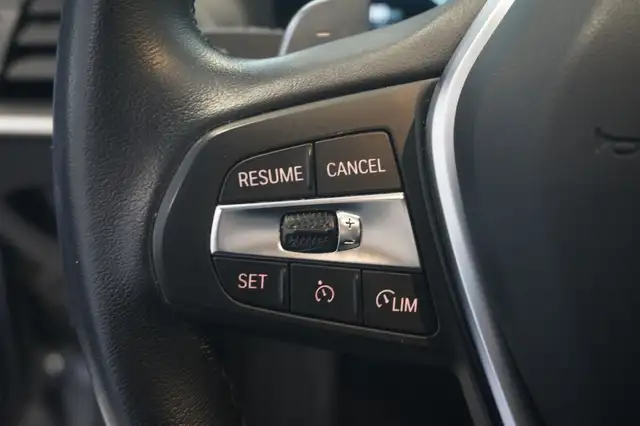 BMW 3 Series view 12